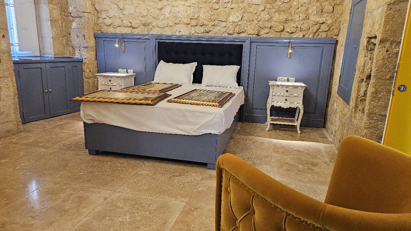 Ta' Karmenu Guest House furniture