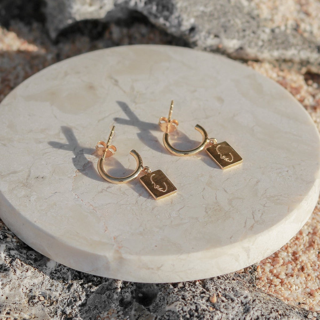 18k Gold - Plated Earrings with Pendant - Hoop Earrings with Engraved Face - Dangle Earrings in 925 Silver Gold Vermeil - KARTINI Gold - LUXONAS HOME