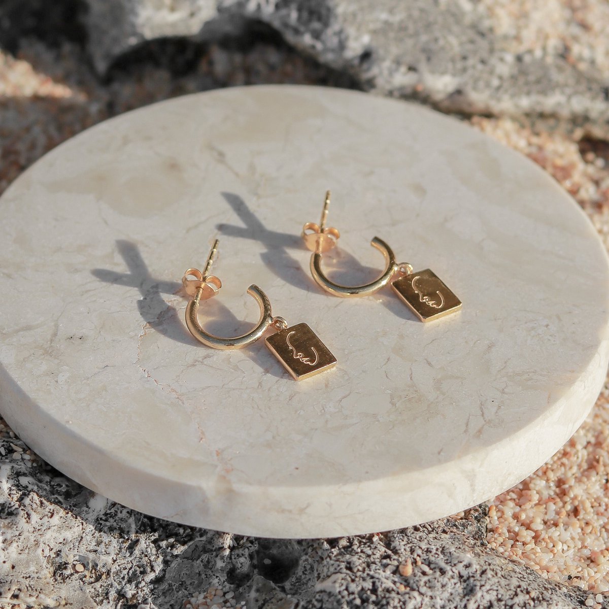 18k Gold - Plated Earrings with Pendant - Hoop Earrings with Engraved Face - Dangle Earrings in 925 Silver Gold Vermeil - KARTINI Gold - LUXONAS HOME