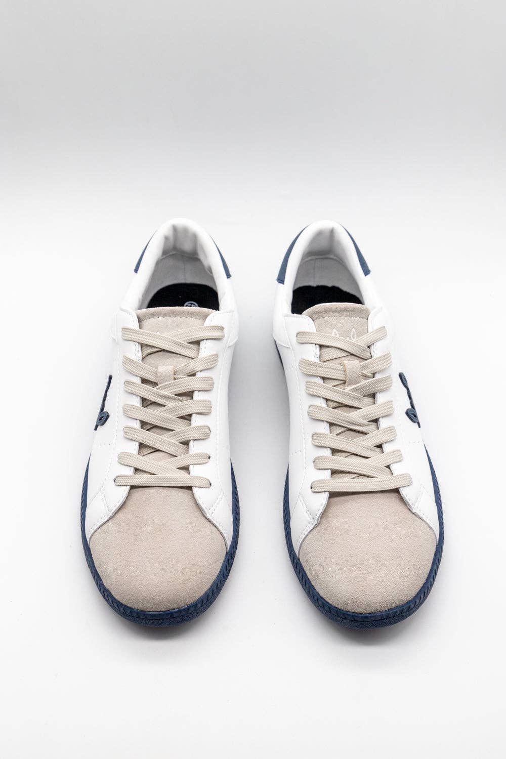White Low-Top Leather Sneakers with Contrasting Crab Motif | Duo