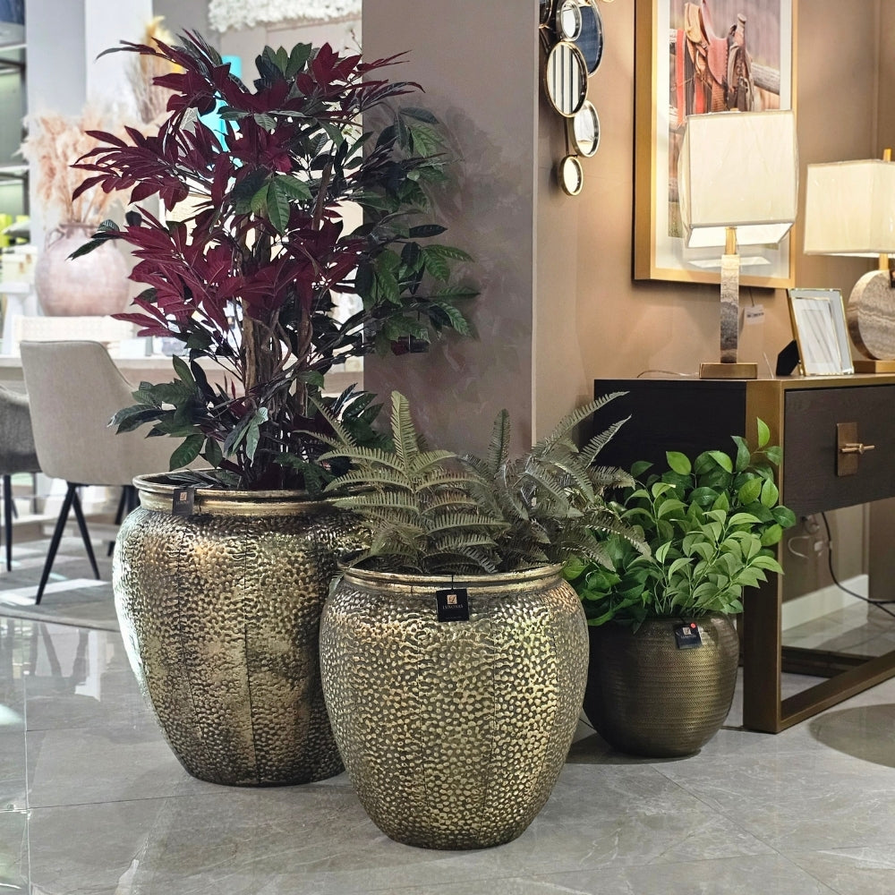 Large Sebel Vase - Elegant Iron Decorative Piece