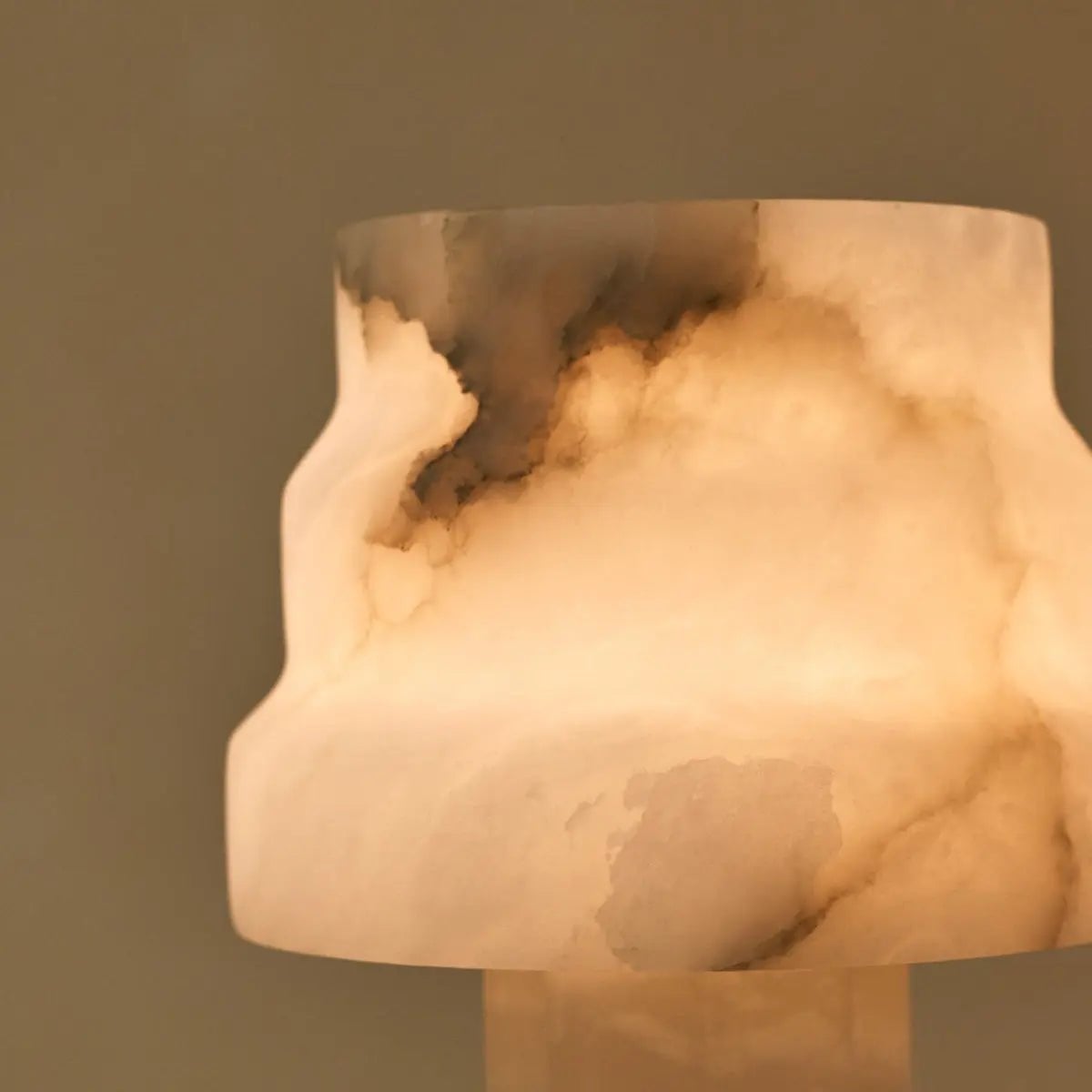 Alessandra Alabaster Lamp | Elegant Modern Lighting - LUXONAS HOME