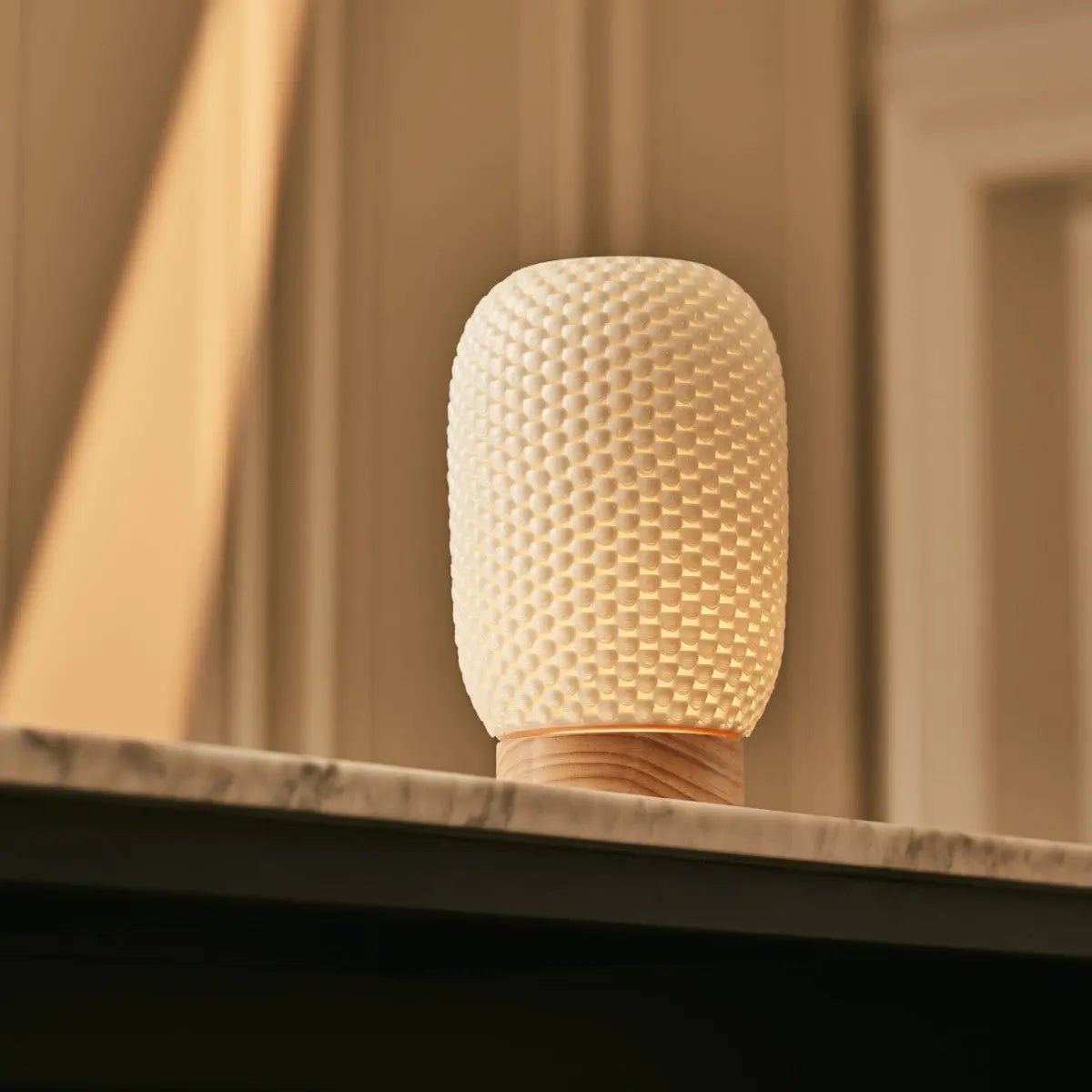 Aurora Light Brown Wooden Cordless Table Lamp | 3D - Printed Porcelain, Dimmable & Up to 100 Hours of Battery Life - LUXONAS HOME