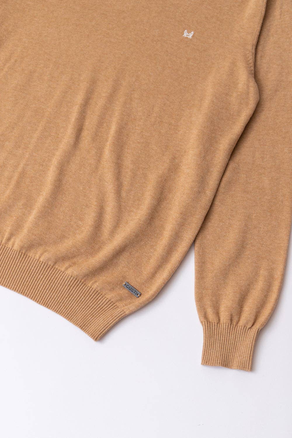 Basic V - Neck Camel Sweater - LUXONAS HOME