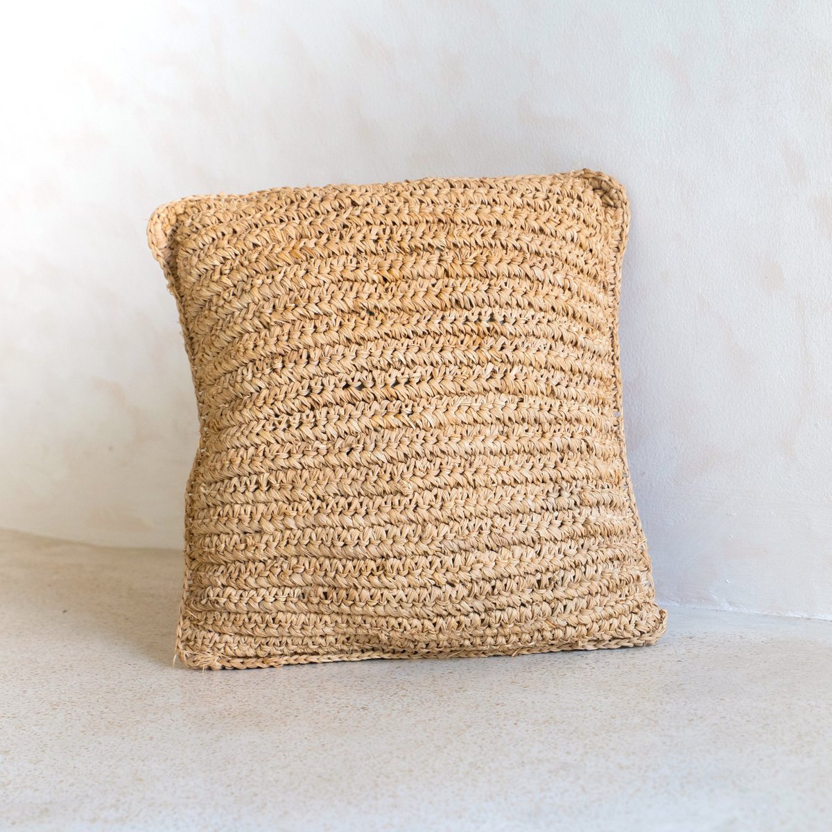 Boho Raffia Cushion – 40x40 cm Decorative Woven Cushion – Sofa Cushion – Natural Beige Square Pillow Handmade from Raffia JIWA - LUXONAS HOME