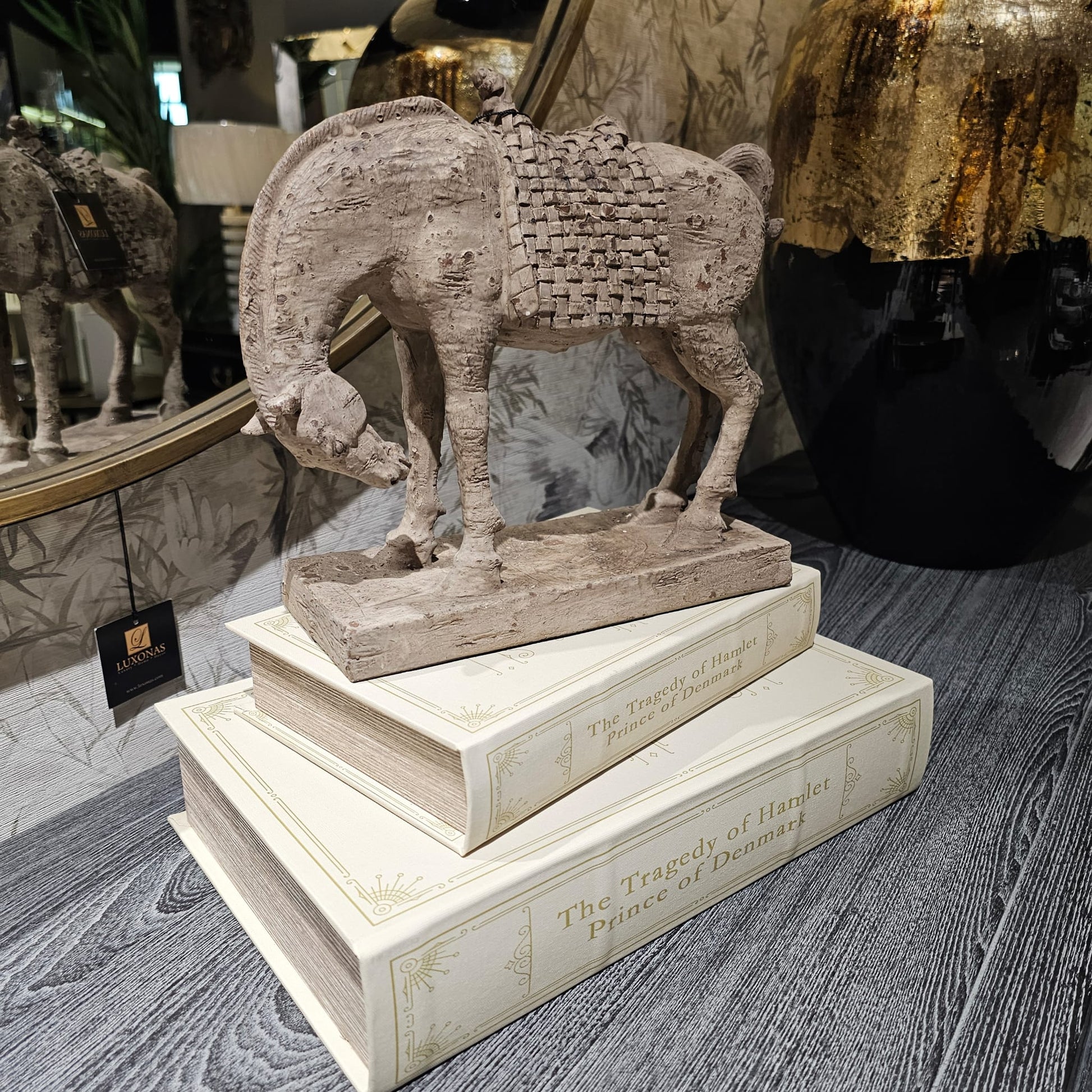 Bowing Horse Ornament - LUXONAS
