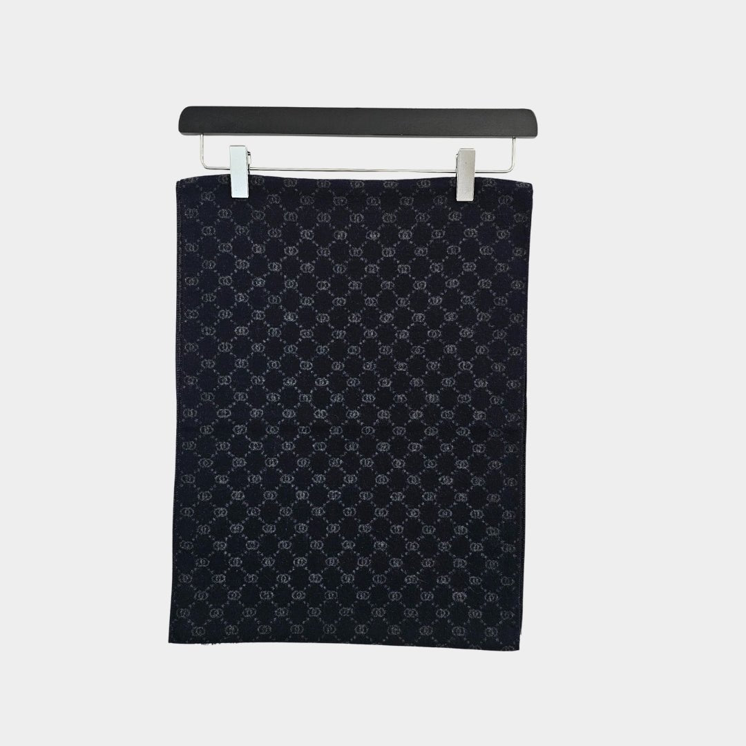 Brown Design Scarf - Stylish and Versatile Accessory