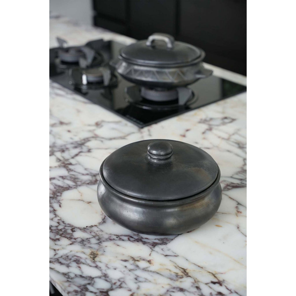 Burned Curry Pot with Lid — Black - LUXONAS HOME