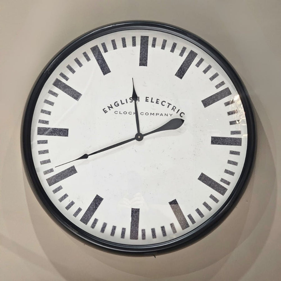 Classic English Electric Clock – Timeless Wall Décor