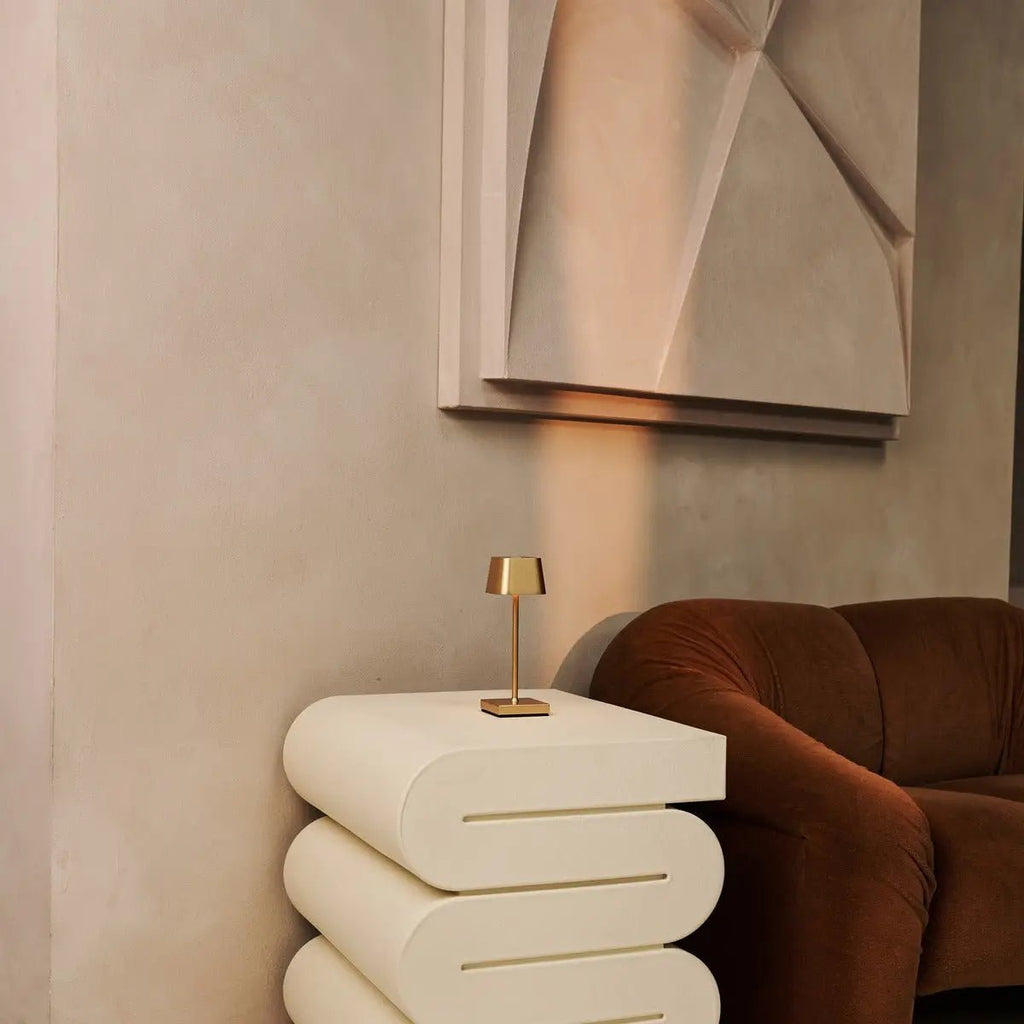 Combi Set Professional | 8 x Sarphati Mini Gold Rechargeable Table Lamps & 1 x Central Station Charging Station - LUXONAS HOME