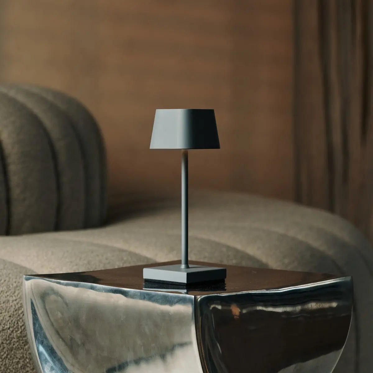 Combi Set Professional | 8 x Sarphati Mini Mouse Grey Rechargeable Table Lamps & 1 x Central Station Charging Station - LUXONAS HOME