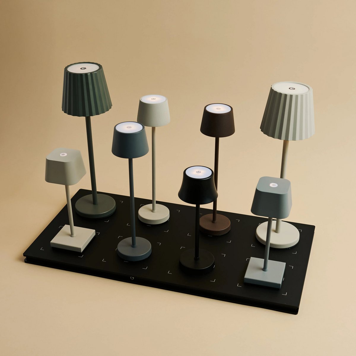 Combi Set Professional | 8 x Vondel Mini Mouse Grey Rechargeable Table Lamps & 1 x Central Station Charging Station - LUXONAS HOME