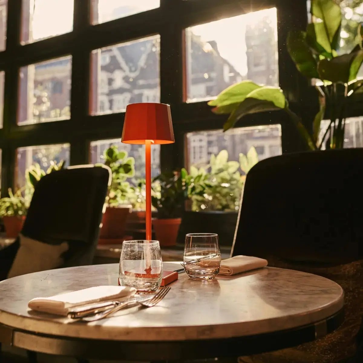 Combi Set Professional | 8 x Wouter Blossom Orange Rechargeable Table Lamps & 1 x Central Station Charging Station - LUXONAS HOME