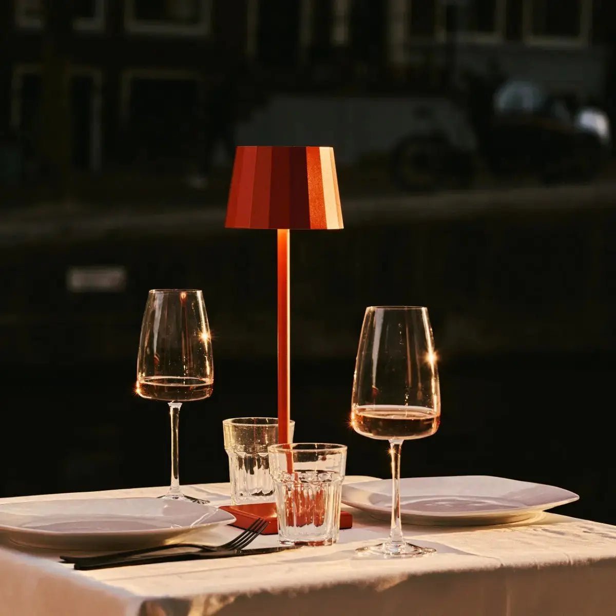 Combi Set Professional | 8 x Wouter Blossom Orange Rechargeable Table Lamps & 1 x Central Station Charging Station - LUXONAS HOME