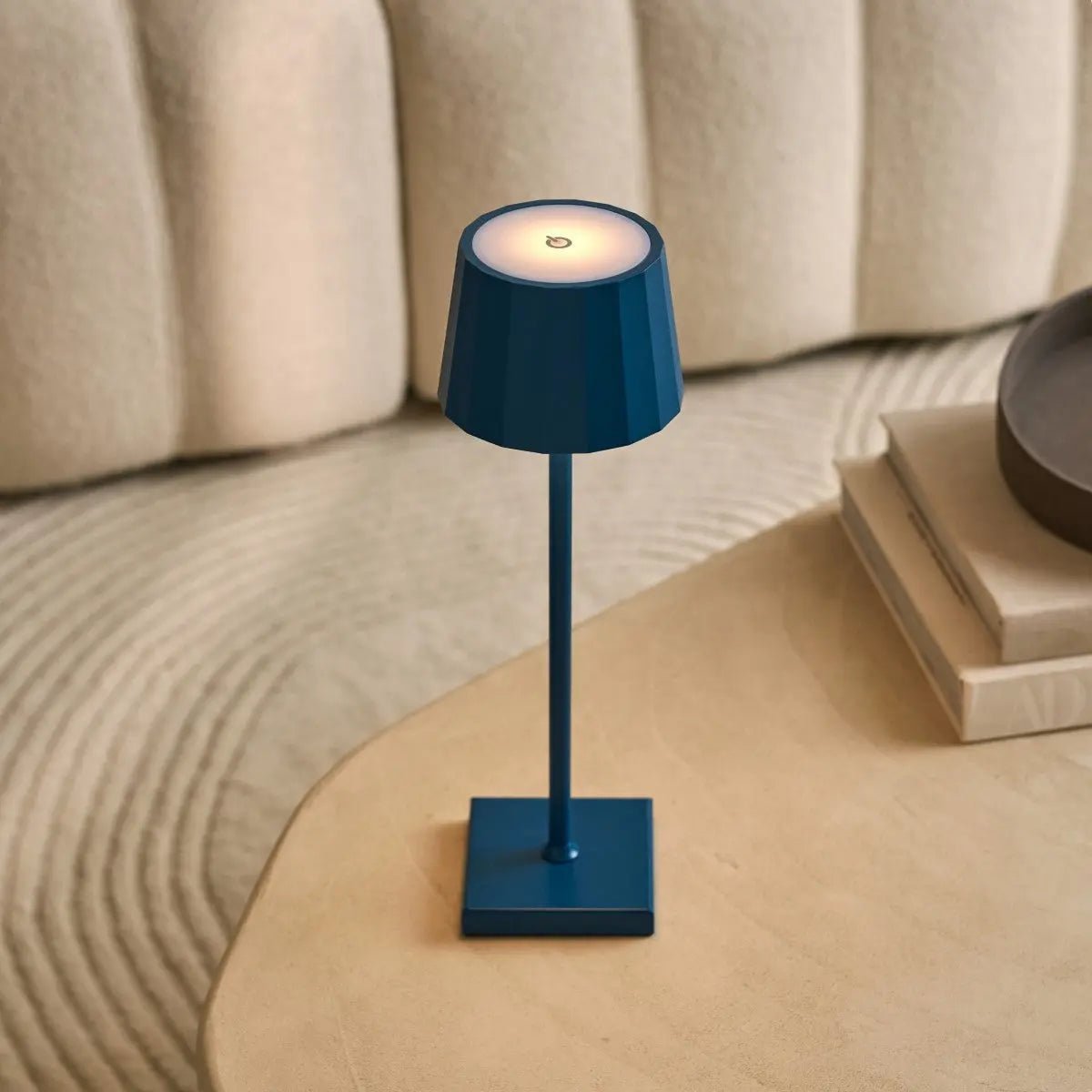 Combi Set Professional | 8 x Wouter Delftware Blue Rechargeable Table Lamps & 1 x Central Station Charging Station - LUXONAS HOME