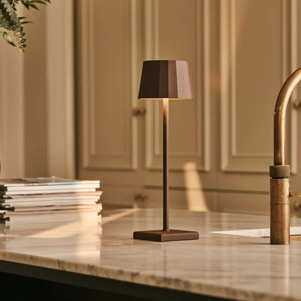 Combi Set Professional | 8 x Wouter Mocha Brown Rechargeable Table Lamps & 1 x Central StationCharging Station - LUXONAS HOME