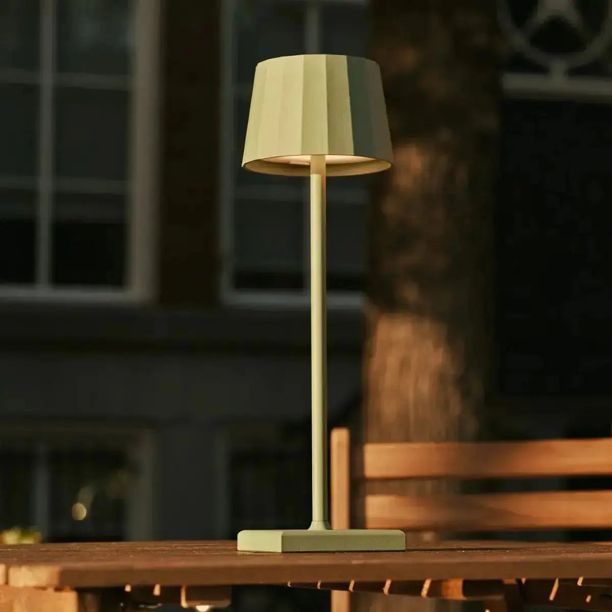 Combi Set Professional | 8 x Wouter Sage Green Rechargeable Table Lamps & 1 x Central Station Charging Station - LUXONAS HOME