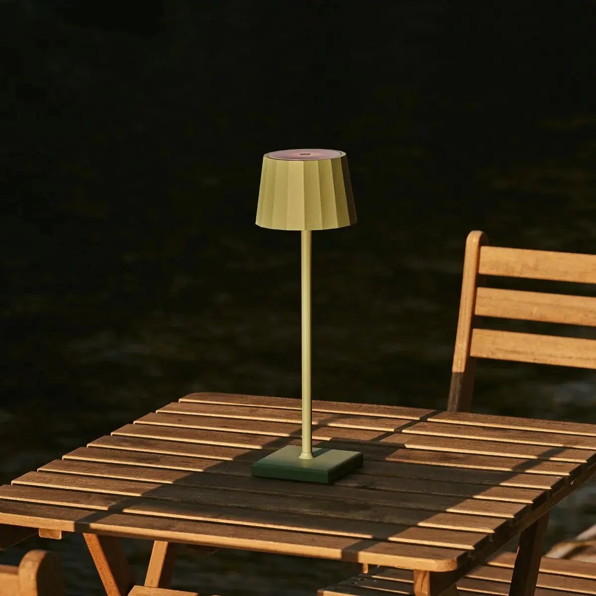 Combi Set Professional | 8 x Wouter Sage Green Rechargeable Table Lamps & 1 x Central Station Charging Station - LUXONAS HOME