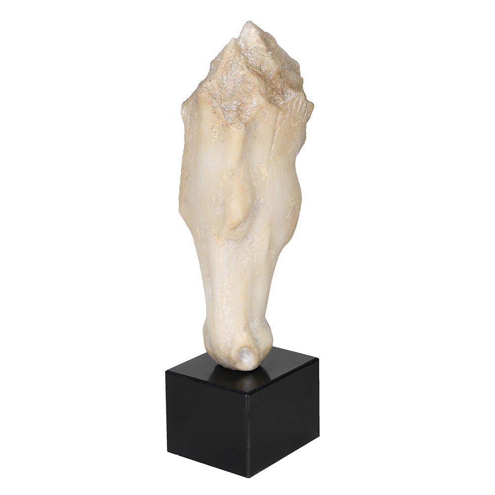 Cream Horse Head On Plinth - Elegant Resin Sculpture