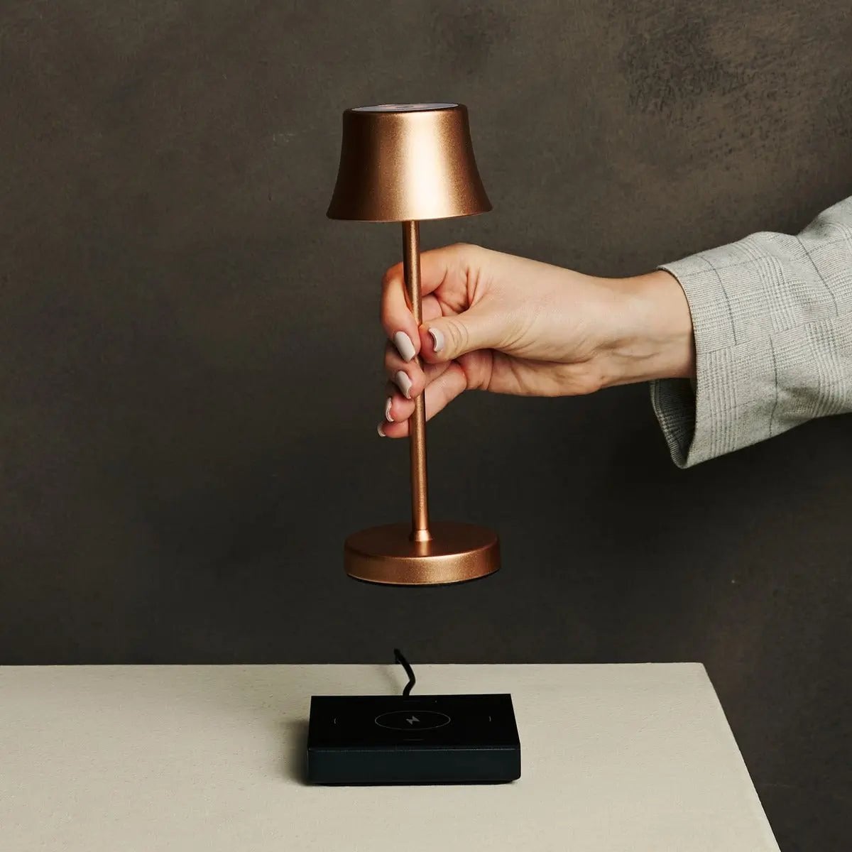 De Pijp Mini Copper Rechargeable Table Lamp | Wireless Charging & Dimmable - LUXONAS HOME