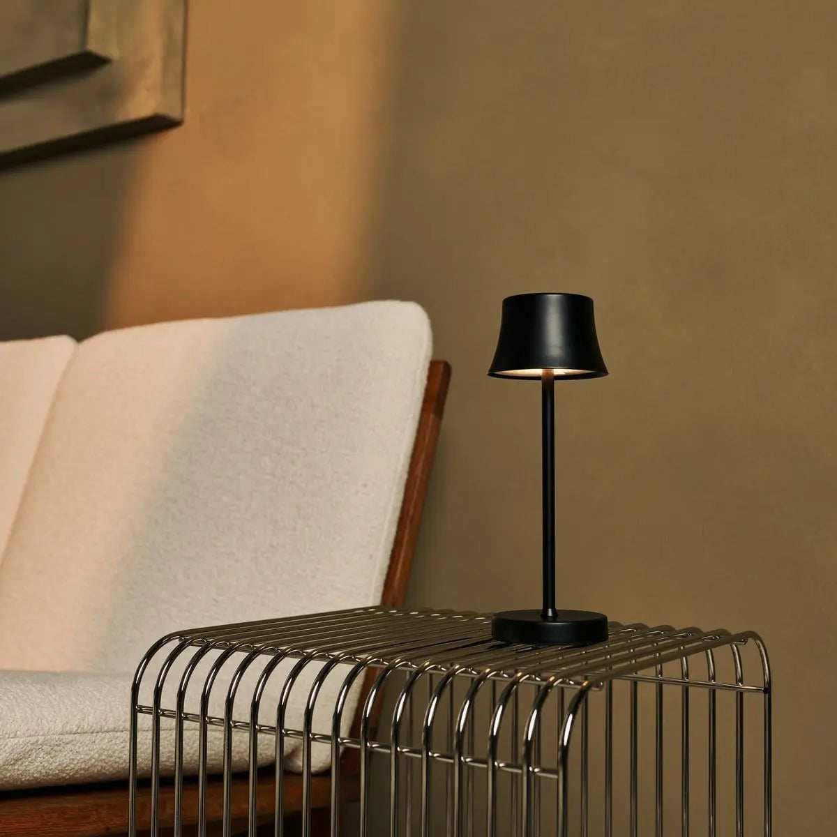 De Pijp Mini Midnight Black Rechargeable Table Lamp | Wireless Charging & Dimmable - LUXONAS HOME