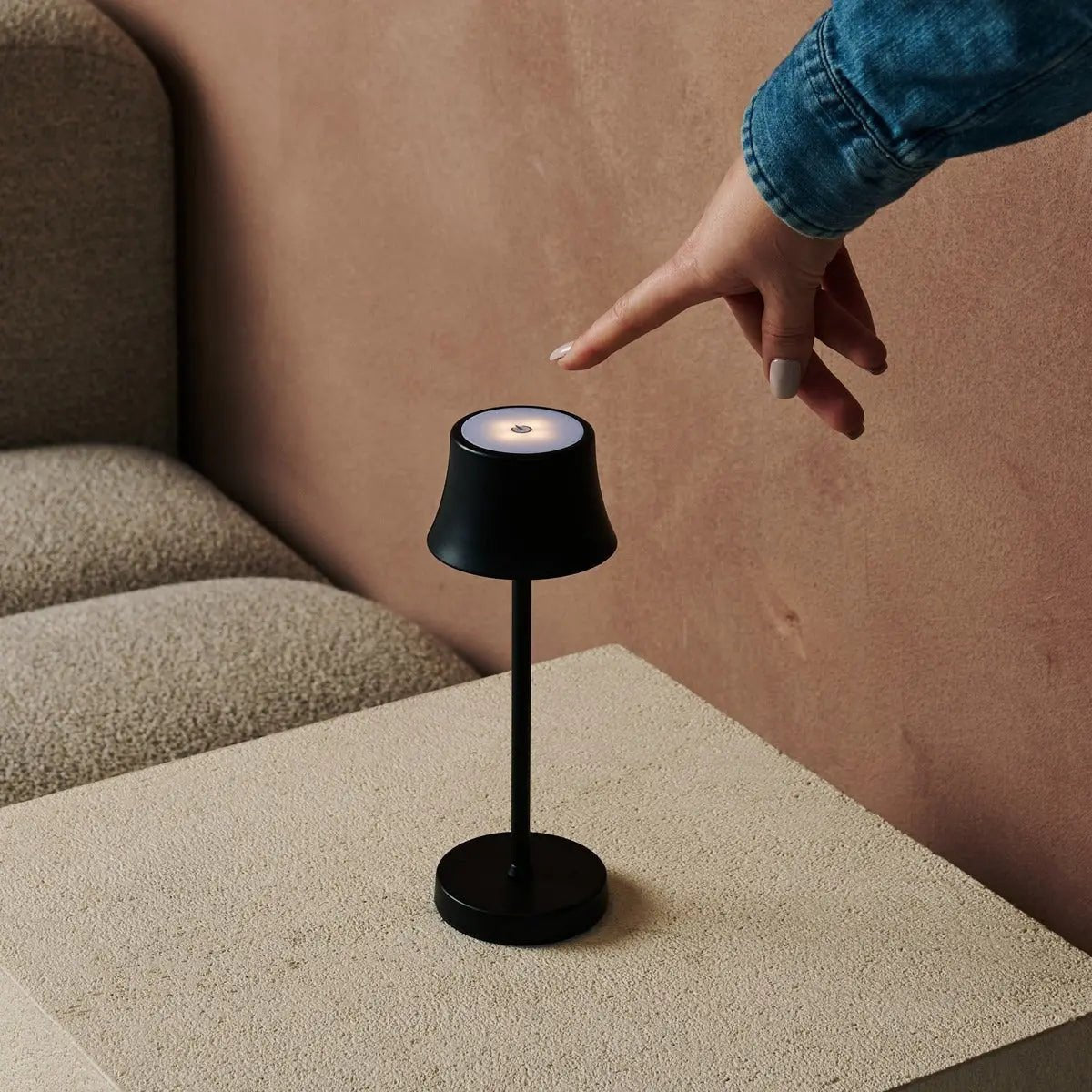 De Pijp Mini Midnight Black Rechargeable Table Lamp | Wireless Charging & Dimmable - LUXONAS HOME