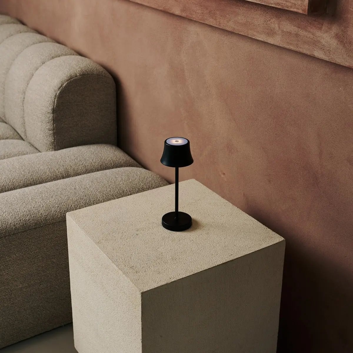 De Pijp Mini Midnight Black Rechargeable Table Lamp | Wireless Charging & Dimmable - LUXONAS HOME