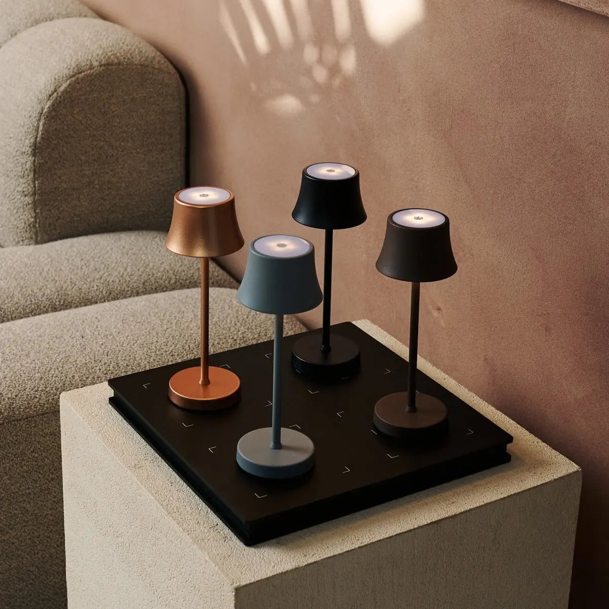 De Pijp Mini Mouse Grey Rechargeable Table Lamp | Wireless Charging & Dimmable - LUXONAS HOME