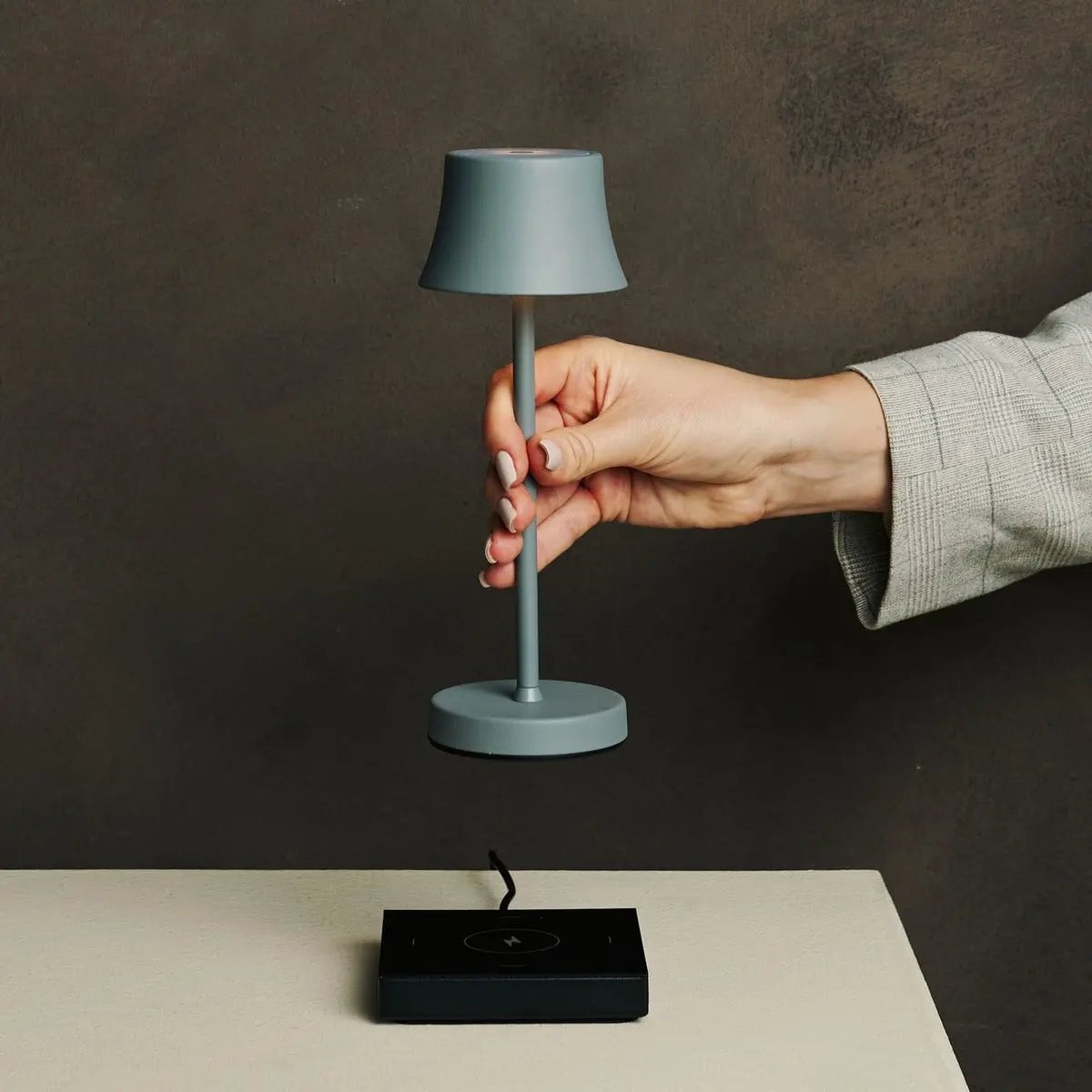 De Pijp Mini Mouse Grey Rechargeable Table Lamp | Wireless Charging & Dimmable - LUXONAS HOME