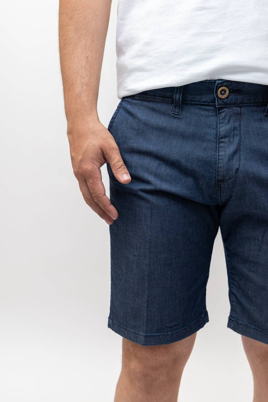 Elastic Stone Wash Bermuda Shorts with Tencel Blend