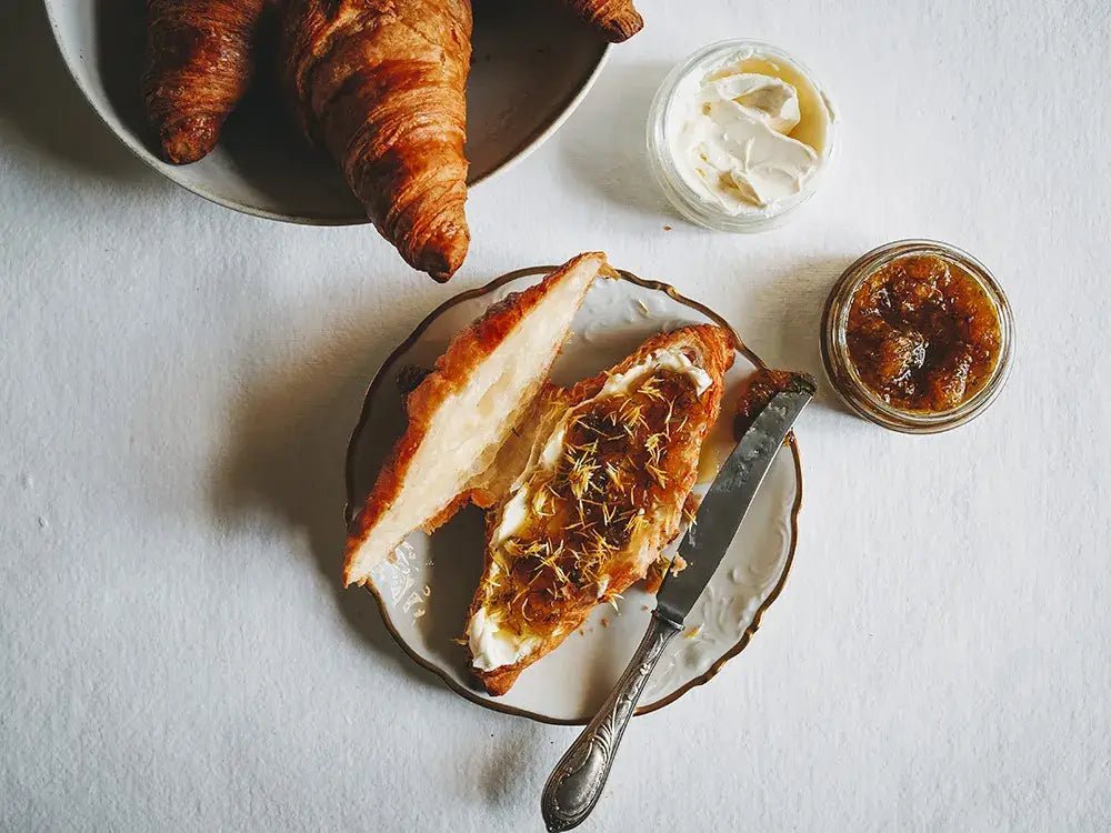 Flowers On A Plate - LUXONAS