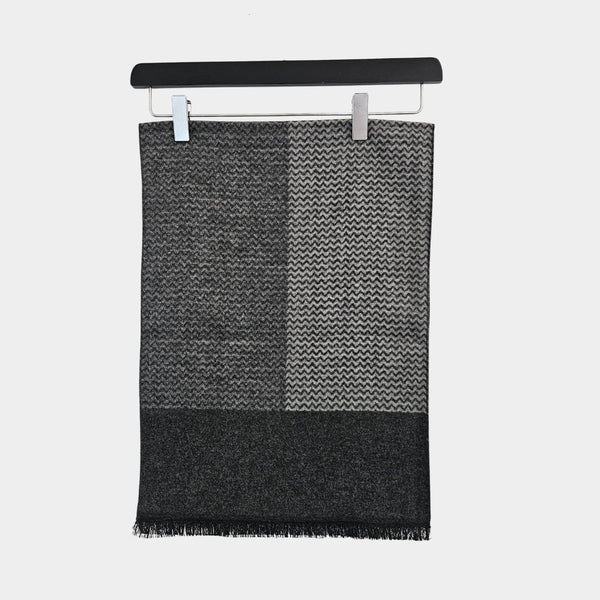Grey Scarf - Stylish and Versatile Accessory