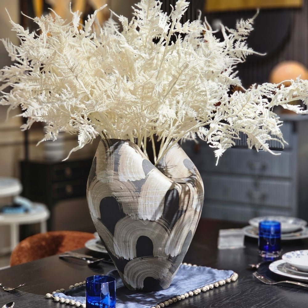 Lacca Porcelain Vase - LUXONAS HOME