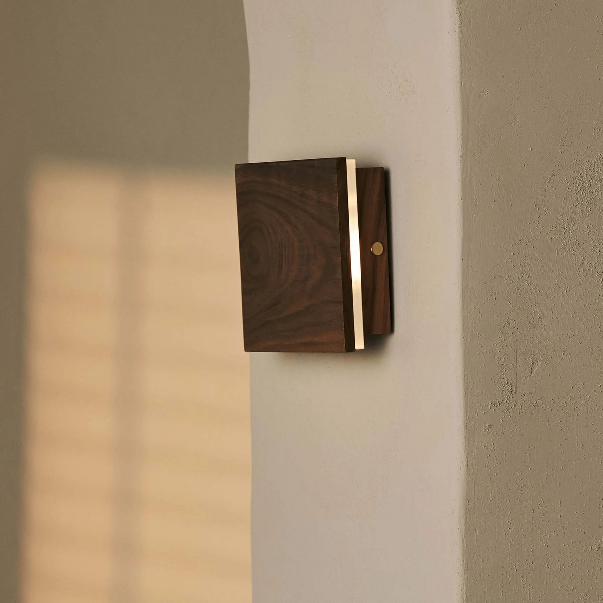 Lane Walnut Cordless Wall Light | Rechargeable & Dimmable Design - LUXONAS HOME