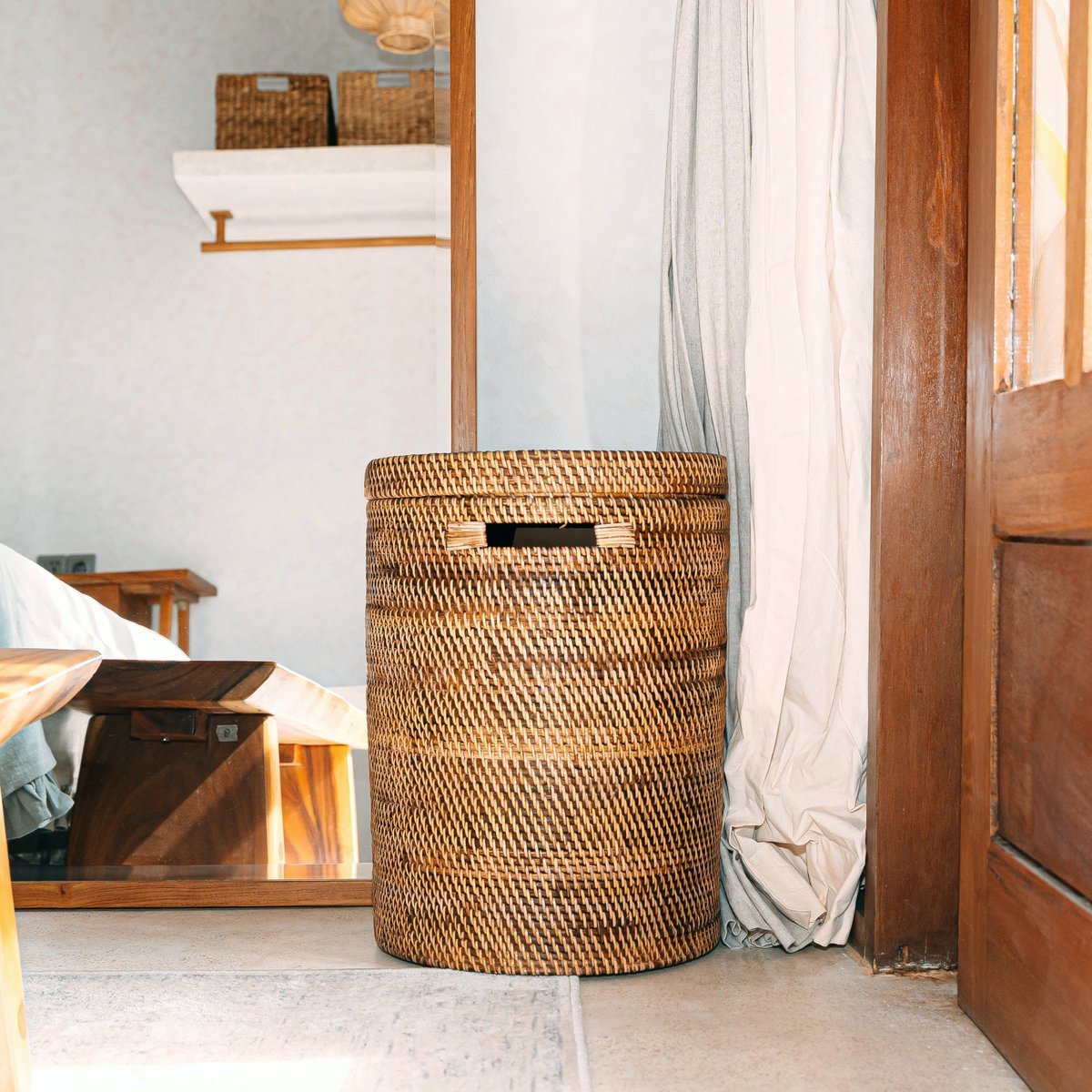 Large Laundry Basket with Lid – Woven Round Basket – Brown Boho Storage Basket – Decorative Rattan Basket (2 sizes Ø 36/40 cm) SARI (brown) - LUXONAS HOME