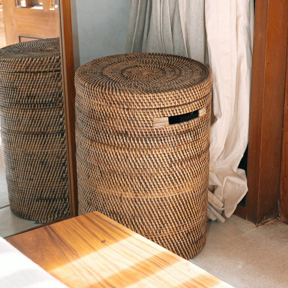 Large Laundry Basket with Lid – Woven Round Basket – Brown Boho Storage Basket – Decorative Rattan Basket (2 sizes Ø 36/40 cm) SARI (brown) - LUXONAS HOME