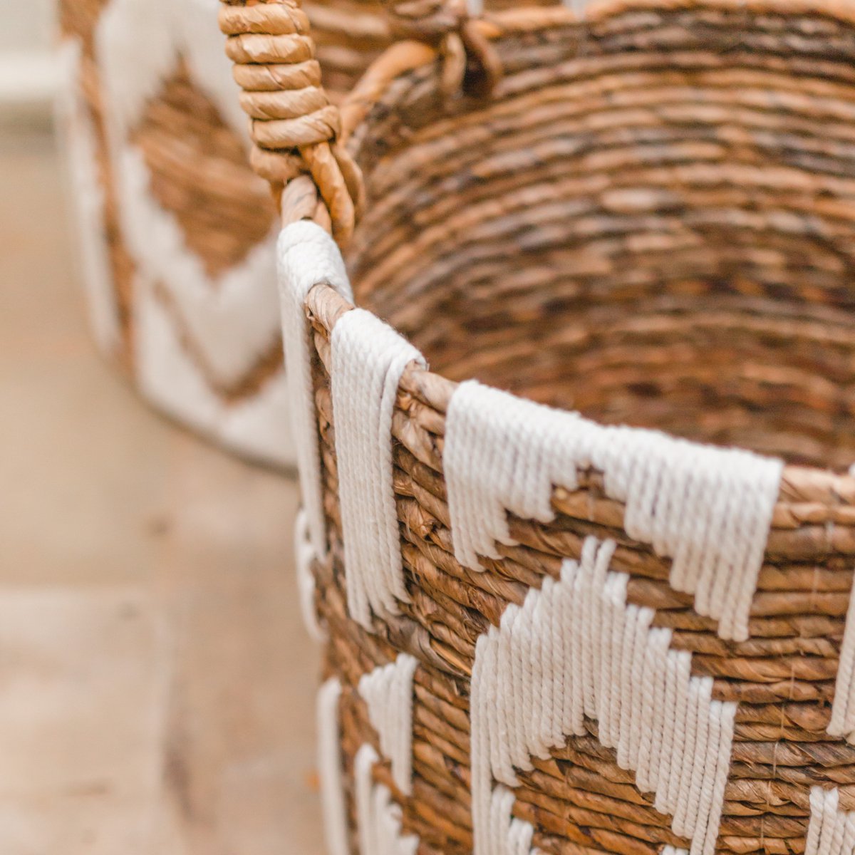 Laundry Basket Plant Basket Large Round NASARI Made of Banana Fibre with Cotton Macrame Pattern - LUXONAS HOME