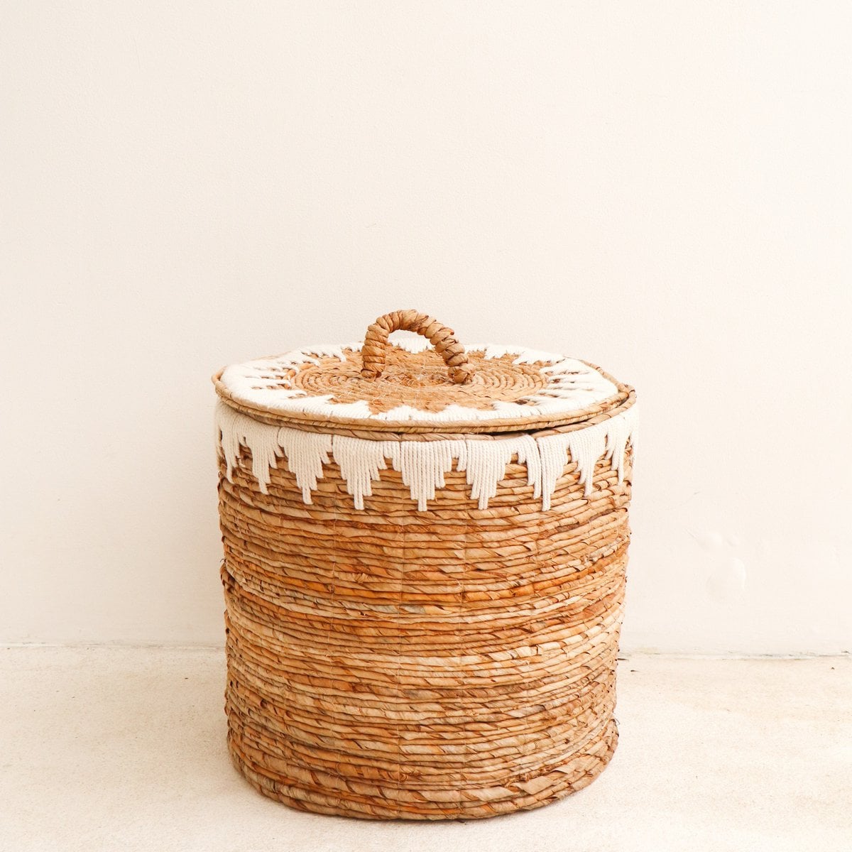 Laundry Basket with Lid Handwoven from Banana Fibre EMPAT Large Decorative Hamper Basket with White Cotton Macramé (2 sizes) - LUXONAS HOME