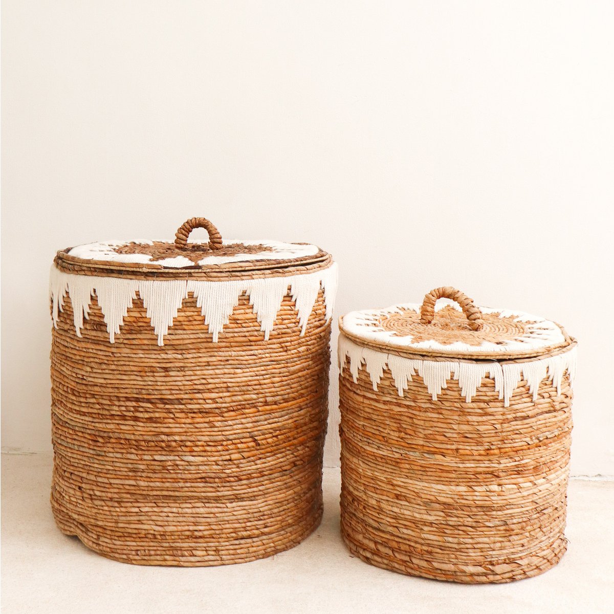 Laundry Basket with Lid Handwoven from Banana Fibre EMPAT Large Decorative Hamper Basket with White Cotton Macramé (2 sizes) - LUXONAS HOME