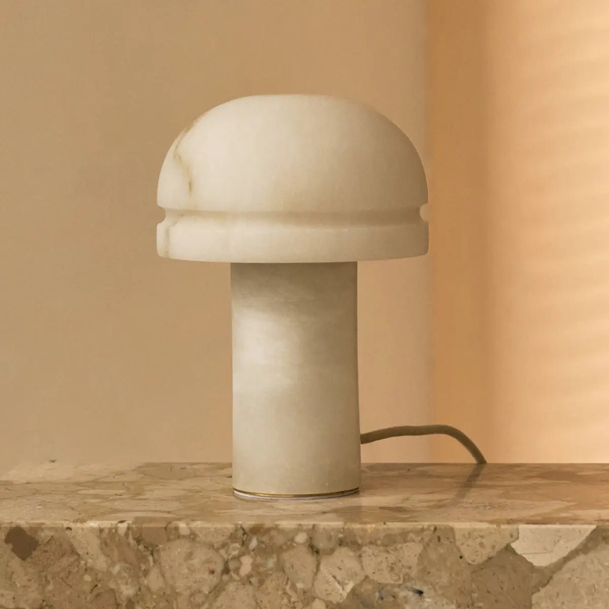Leonardo Stylish Alabaster Lamp | Elegant Lighting - LUXONAS HOME