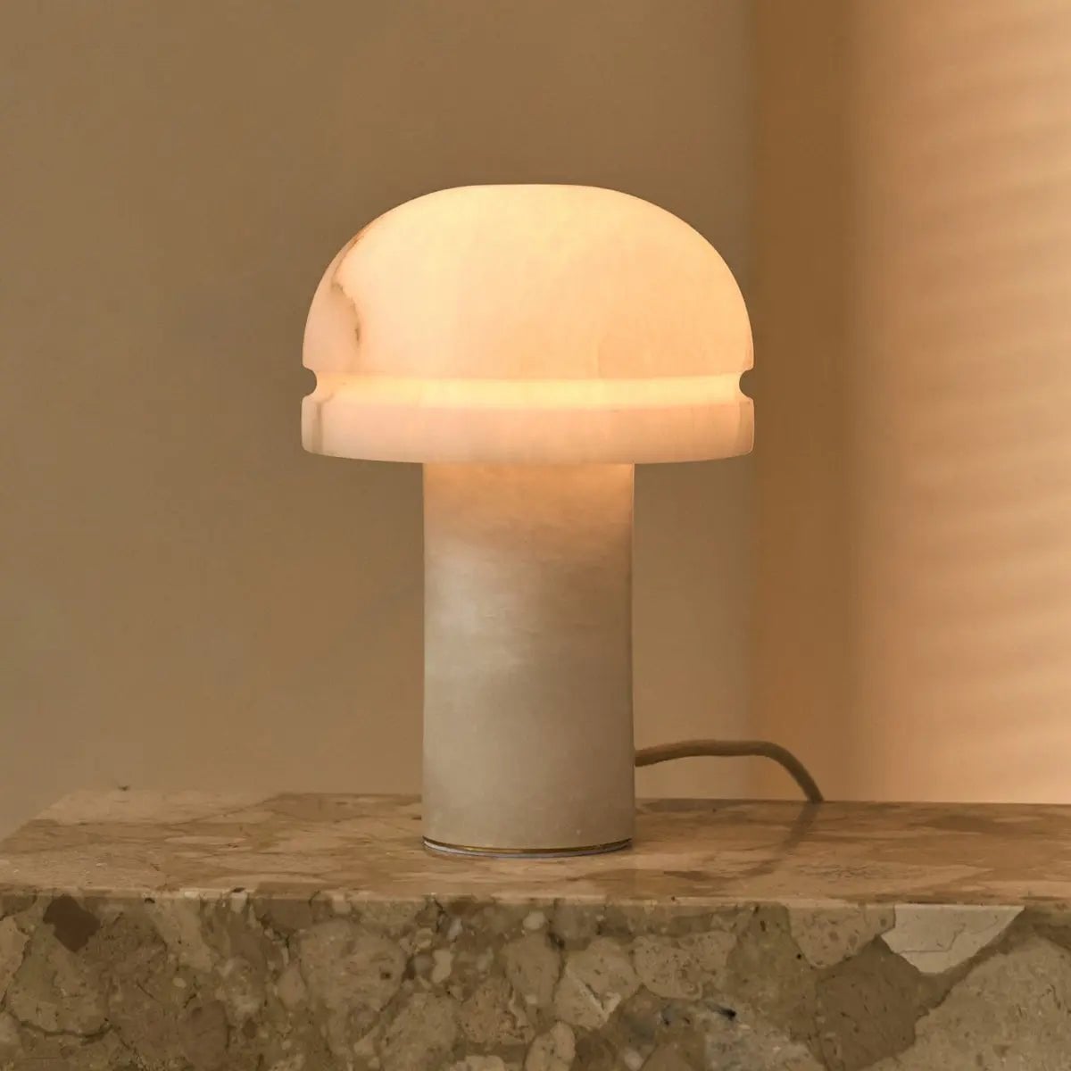 Leonardo Stylish Alabaster Lamp | Elegant Lighting - LUXONAS HOME