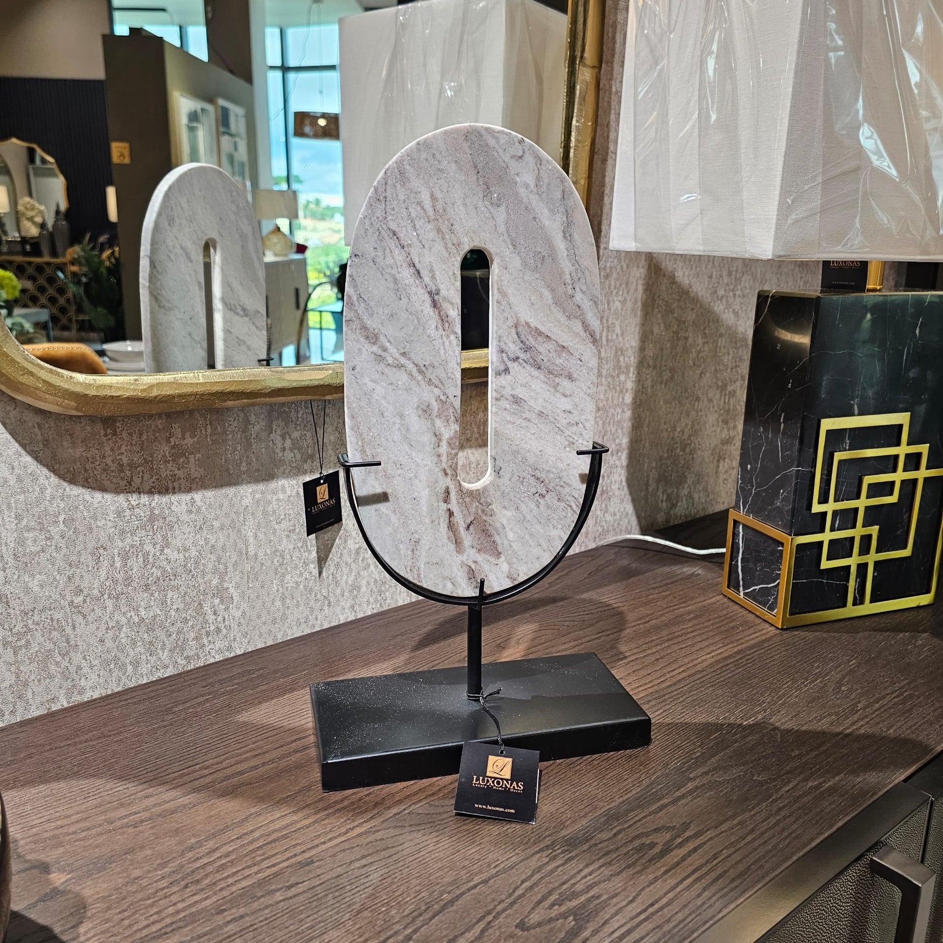 Marble '0' on Stand - LUXONAS