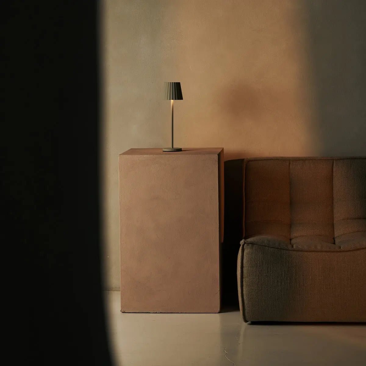 Maya Shadow Grey Ribbed Table Lamp | 3 Light Modes & Rechargeable via Charging Station - LUXONAS HOME