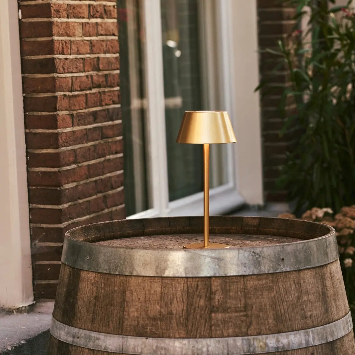 Milou Gold Table lamp without Cable | Modern, Design & 3 Light modes - LUXONAS HOME