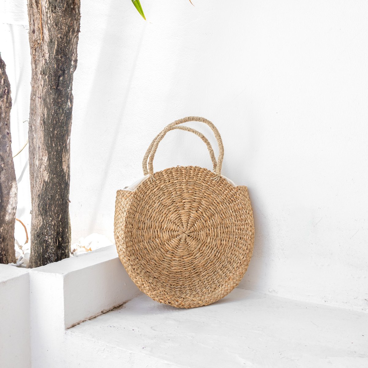 Round Bag Made from Woven Seagrass MENARA - LUXONAS HOME