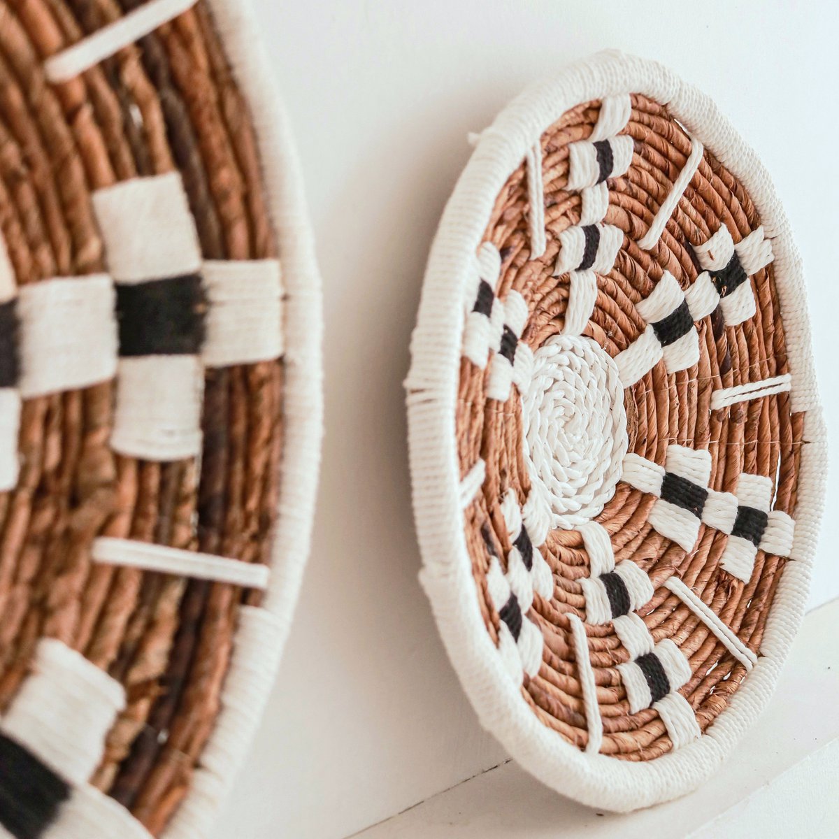 Round Boho Wall Basket or Flat Bowl TAMAN made of Banana Fibre (30 cm S / 40 cm M) - LUXONAS HOME