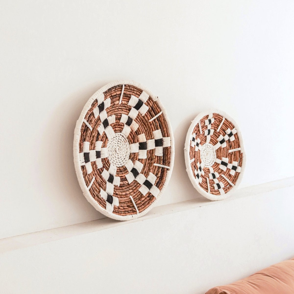 Round Boho Wall Basket or Flat Bowl TAMAN made of Banana Fibre (30 cm S / 40 cm M) - LUXONAS HOME