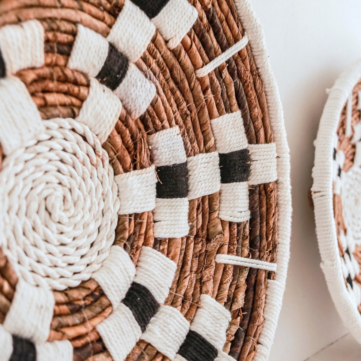 Round Boho Wall Basket or Flat Bowl TAMAN made of Banana Fibre (30 cm S / 40 cm M) - LUXONAS HOME