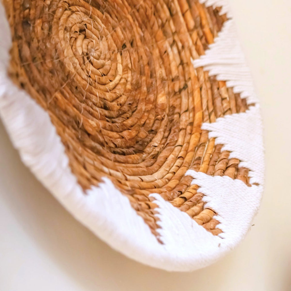 Round Boho Wall Basket – Woven Wall Decor – Decorative Bowl – Woven Wall Plate with Embroidered Star Pattern ADARI (2 sizes, Ø30/40 cm) - LUXONAS HOME