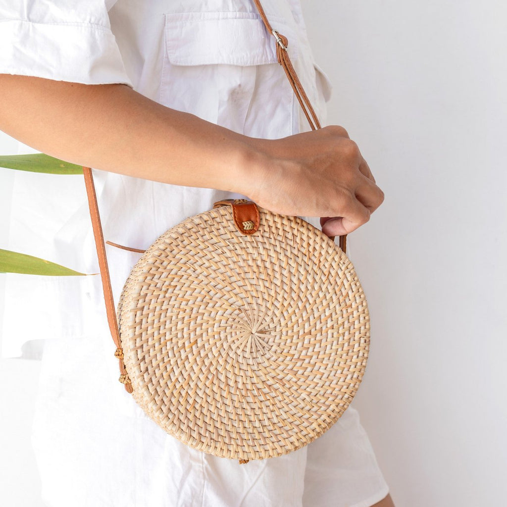 Round Rattan Bag Beige Handmade Crossbody Bag with Synthetic Leather Straps Shoulder Bag Boho Bali Bag SENJA (natural) - LUXONAS HOME